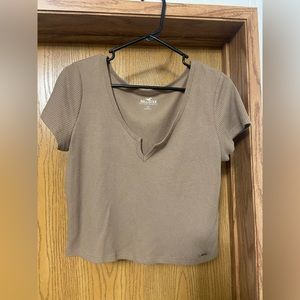 Hollister size large brown slightly cropped shirt